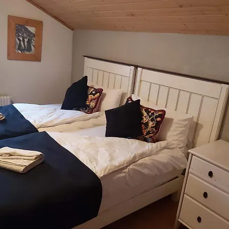 לינה וארוחת בוקר De La Poste