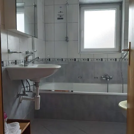 De La Poste לינה וארוחת בוקר *