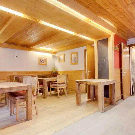 De La Poste Bed & Breakfast Le Châble